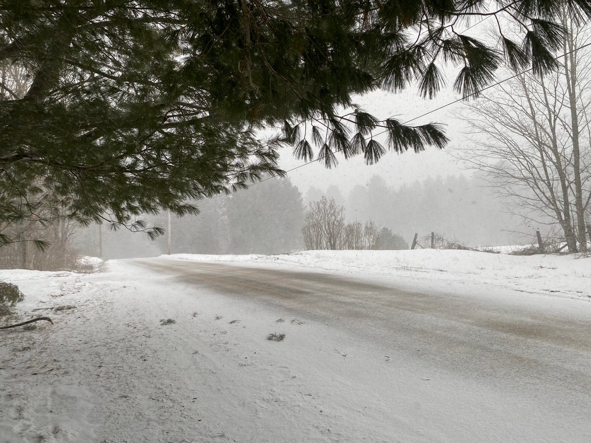 ecostrategy's tweet photo. Two hours ago - more snow before the last blast of sunshine here in Queensboro - Hastings County - rotating sun & snow all afternoon #ONstorm #Nof7 https://t.co/BaJWUDfLQK