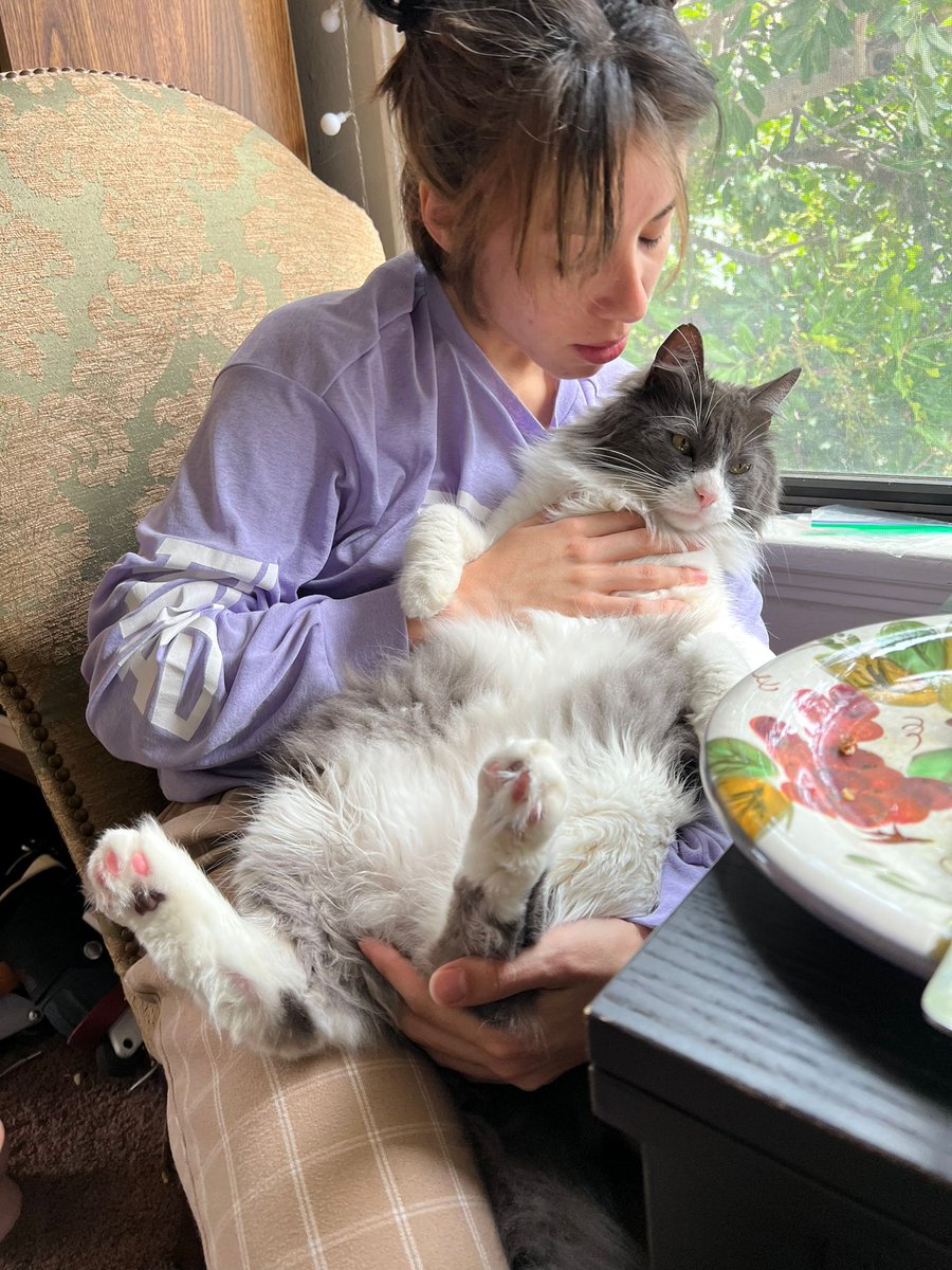 chilenaqlea's tweet photo. My babi boi https://t.co/6rv4da0xUF
