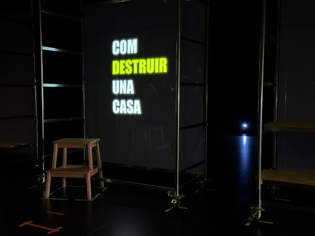 Pere Parramon Rubio (@parramonpere) on Twitter photo Avui a la <a href="/SalaLaPlaneta/">La Planeta</a> i al #CicleTeatreVerbatim, amb “Com destruir una casa” (dramatúrgia i direcció d’<a href="/OriolMorales/">Oriol Morales i Pujolar</a> i <a href="/aleix_plana/">Aleix Plana</a>, i les actrius <a href="/karin_barbeta/">karin Barbeta</a>, <a href="/figulsmarta/">Marta Fíguls</a> i #CarolinaMorroGlueck), ens preguntàvem si el teatre pot canviar quelcom. I sí, amb obres així, sí. Avui a la <a href="/SalaLaPlaneta/">La Planeta</a> i al #CicleTeatreVerbatim, amb “Com destruir una casa” (dramatúrgia i direcció d’<a href="/OriolMorales/">Oriol Morales i Pujolar</a> i <a href="/aleix_plana/">Aleix Plana</a>, i les actrius <a href="/karin_barbeta/">karin Barbeta</a>, <a href="/figulsmarta/">Marta Fíguls</a> i #CarolinaMorroGlueck), ens preguntàvem si el teatre pot canviar quelcom. I sí, amb obres així, sí.