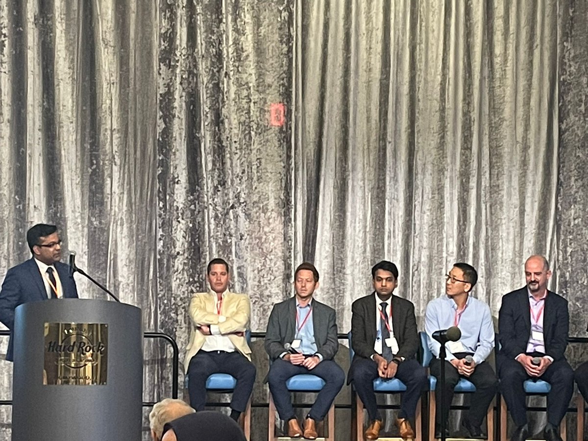 Dhiran_Verghese's tweet photo. Delighted to have had the opportunity to moderate the Interventional Cardiology Panel Discussion at #CVFS @FloridaACC
Thanks to @ASarkarMD for the opportunity and for organizing an amazing conference !!!
@NCHRooneyHeart @CleveClinicFL
@noshreza @nshaik14 @CarlosAlfonsoMD https://t.co/s2Q2PQ7iev