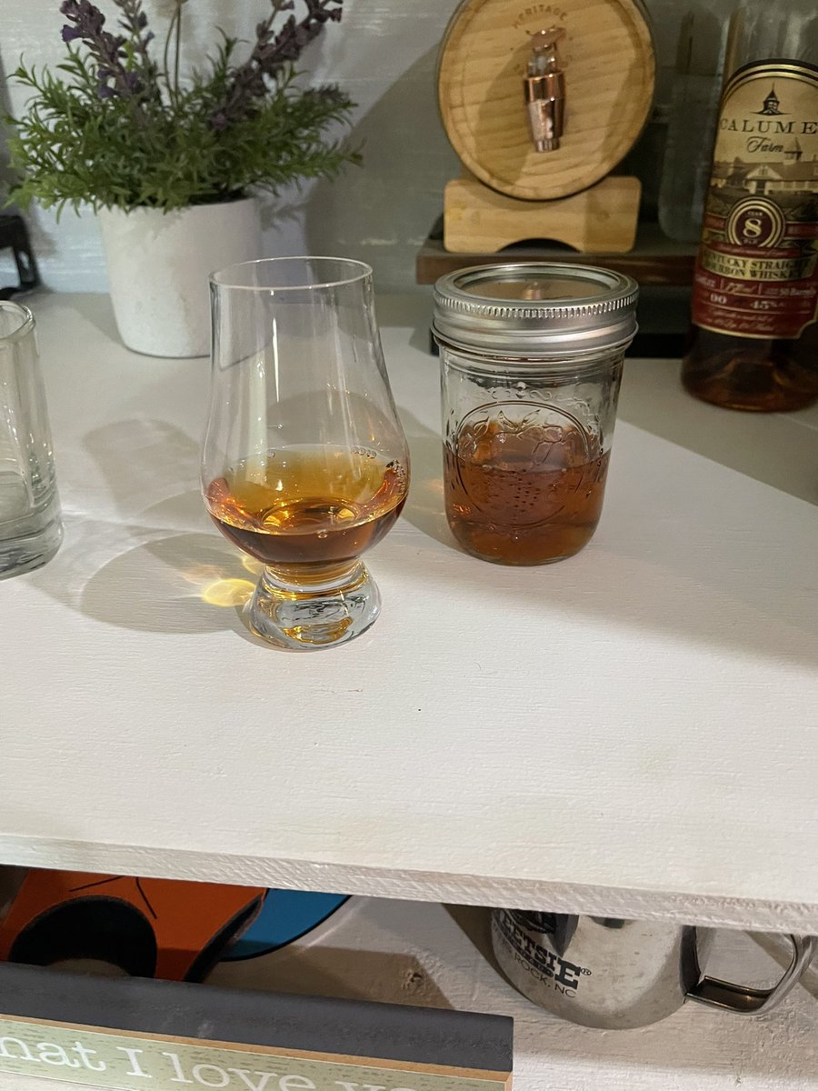 ebenton06's tweet photo. My barber gave me about a half pint of Wellers Full Proof out of her husbands stash. #finepour got my first sip. Has on heck of a nose very smooth on the pallet the carmels from the aging pull through. And leave you with one fine “I know you’ve sipped @aaron_tagerson @Mojo306 https://t.co/6D01rv1OvP