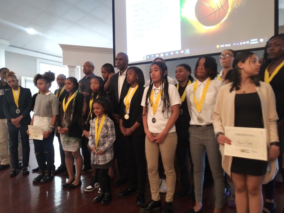 695HOOPS's tweet image. Shout out to Coach Rod Hairston of CH Flowers. His PGCGBA group presented their inaugural Awards Ceremony today. Top notch event. Congrats to all the recipients.