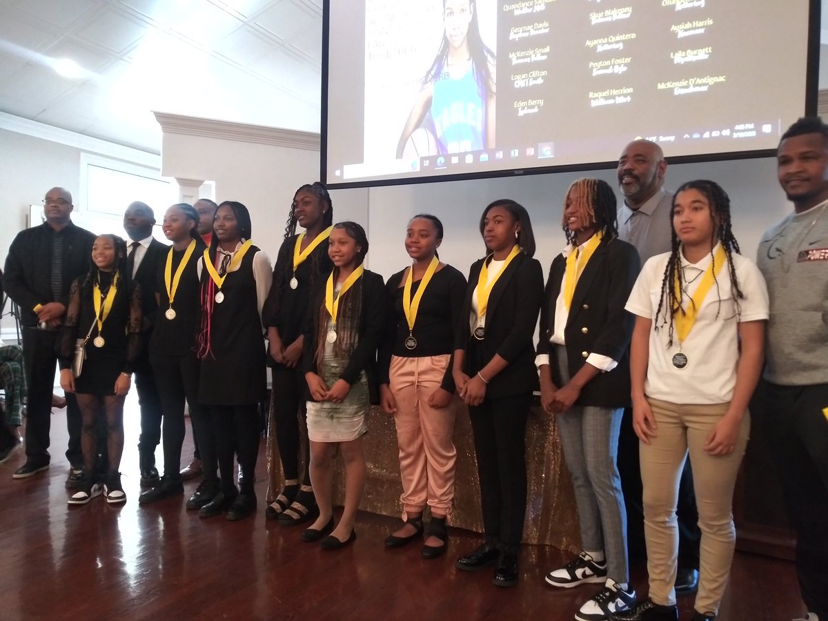 695HOOPS's tweet image. Shout out to Coach Rod Hairston of CH Flowers. His PGCGBA group presented their inaugural Awards Ceremony today. Top notch event. Congrats to all the recipients.