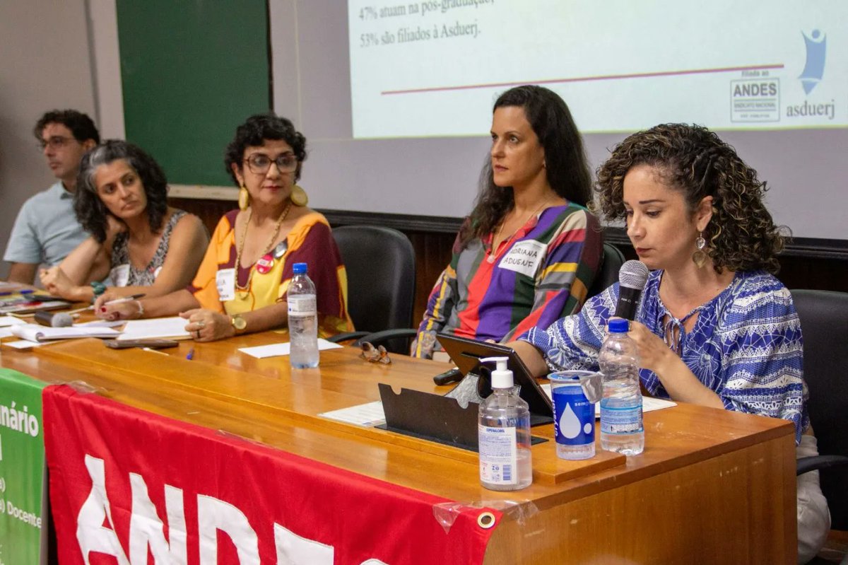 andessindicato's tweet photo. As seções sindicais participaram de painel para divulgação dos resultados das pesquisas realizadas durante a pandemia sobre a saúde docente.
O evento segue até o domingo (19), quando será realizada reunião do GTSSA.
#saudedotrabalhador #saúde #pandemia #ensinoremoto https://t.co/ZEBxFuoT86