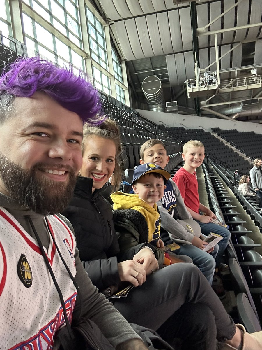 RMDesigns15's tweet photo. #pacersgamenight https://t.co/xLtFdTpZBZ