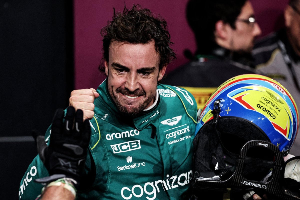 JohnF1_14's tweet photo. "Pero si tiene ya 41 años"
"Ya está mayor"
"Lleva 10 años sin ganar, está acabado"
"Es un simple bicampeón"

Esto es lo que hemos estado escuchando durante mucho tiempo, y ahora ya apenas se oye.
Que sigan mamando bien fuerte de Don Fernando Alonso Díaz, y lo que queda 🐐 https://t.co/d1vqti9NlX