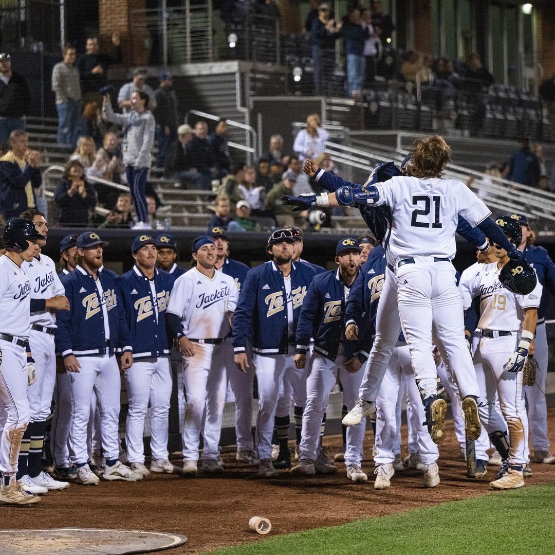 GOT EM! 

<a href="/GTBaseball/">Georgia Tech Baseball</a> upsets No. 8 Louisville, 10-4! 

#NCAABaseball x 📸IG/GT_Baseball