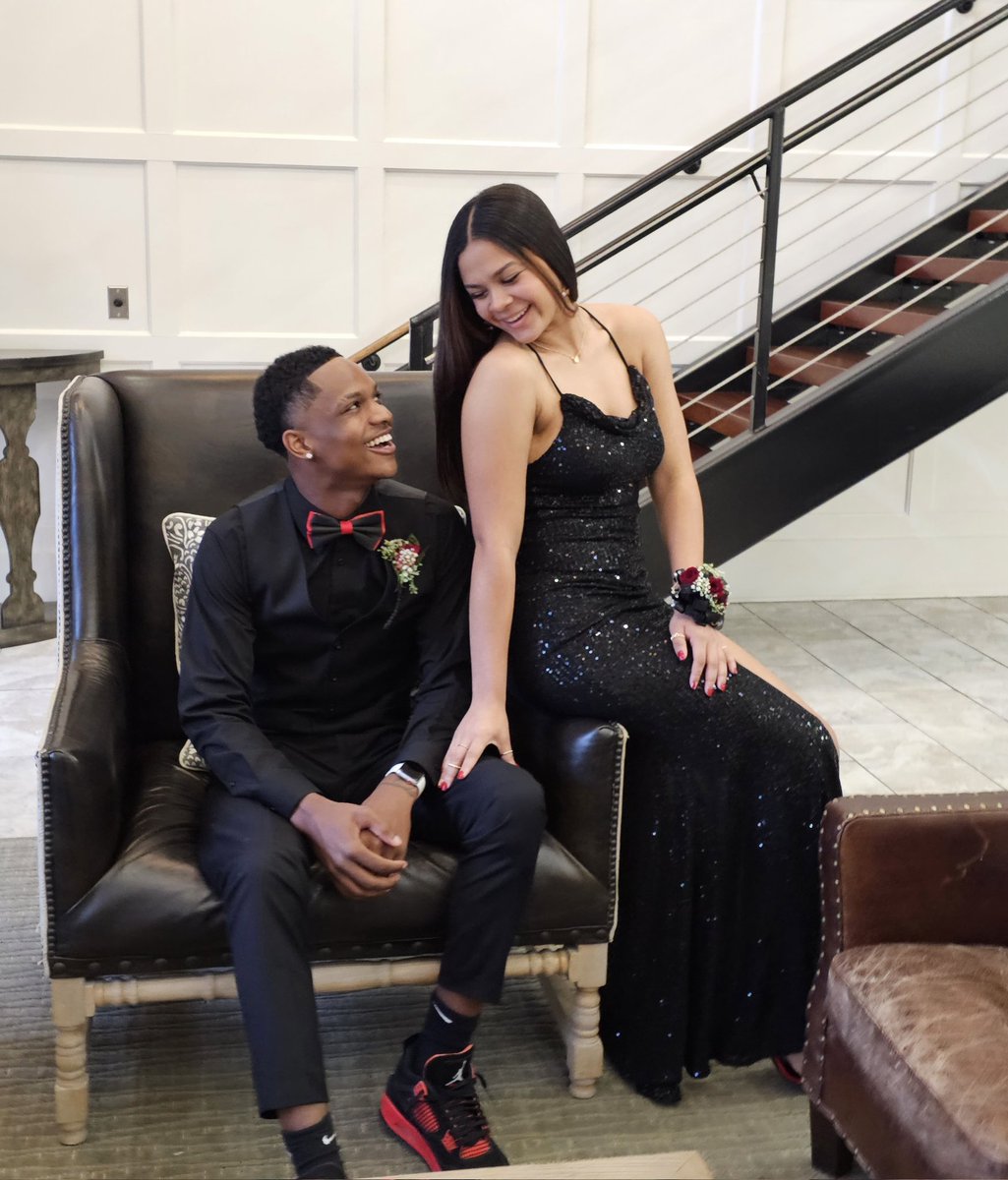 thequeenb661's tweet photo. Senior Prom 2023 #MakingMemories #promnight2023 #graduationnext https://t.co/eNzcMYsmTY
