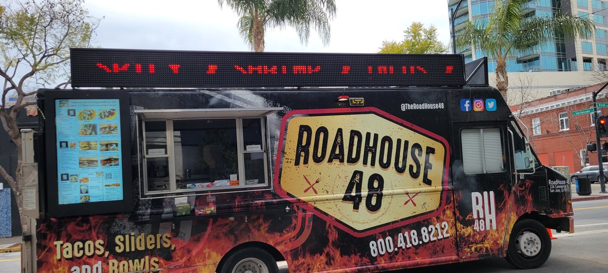 DarkGravityFlam's tweet image. Getting some lunch to cool down for a bit before playing more casuals.

#Slashback2023