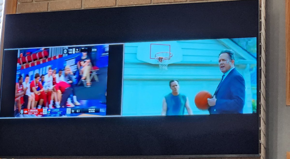 Aarons480's tweet photo. @TeamYouTube Uninstalled reinstalled the app on my TV and it's still showing the Kansas game in 4x3 https://t.co/xTapsLcUQh