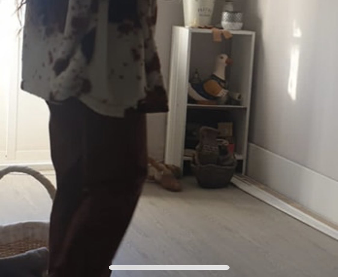iimliia's tweet photo. No me puedo creer que sea el mismo pantalón 😄 2023 vs 2021 https://t.co/qaIXI9Gmka