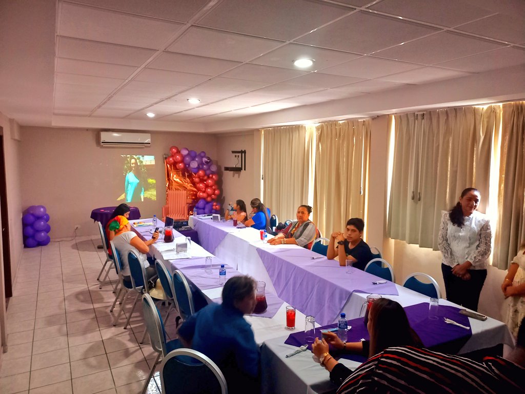 LuviaGraham's tweet photo. Gracias a cada uno de nuestros clientes,por confiar en nosotros. 
Es un gozo,atender muchos eventos,en estos días. Para contrataciones de #grupos #eventos #retirosespirituales  y,más. Estamos a sus órdenes,nuestra experiencia y,calidez en él trato nos avalan. 📍#Villahermosa. https://t.co/894pWS6Wo0
