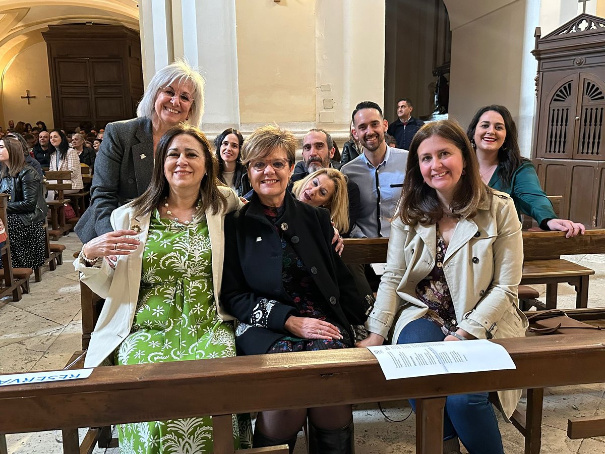 CCsanpascual's tweet photo. Muchas gracias alumnado, profesorado, familias, exalumnos y autoridades municipales y de centros educativos por conmemorar con nosotros nuestro 50 Aniversario.Habéis conseguido que haya sido un día especial y muy emocionante. De corazón, ¡muchas gracias! https://t.co/oKYniw7tAZ