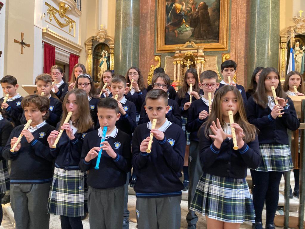 CCsanpascual's tweet photo. Muchas gracias alumnado, profesorado, familias, exalumnos y autoridades municipales y de centros educativos por conmemorar con nosotros nuestro 50 Aniversario.Habéis conseguido que haya sido un día especial y muy emocionante. De corazón, ¡muchas gracias! https://t.co/oKYniw7tAZ