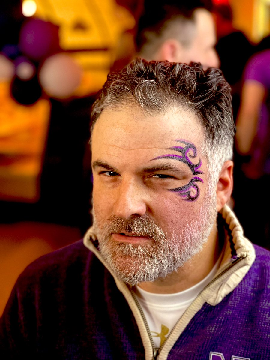 darrenrovell's tweet photo. Ready for the fight!

Go @NUMensBball!

#BEATUCLA https://t.co/SaaVPhsSvM