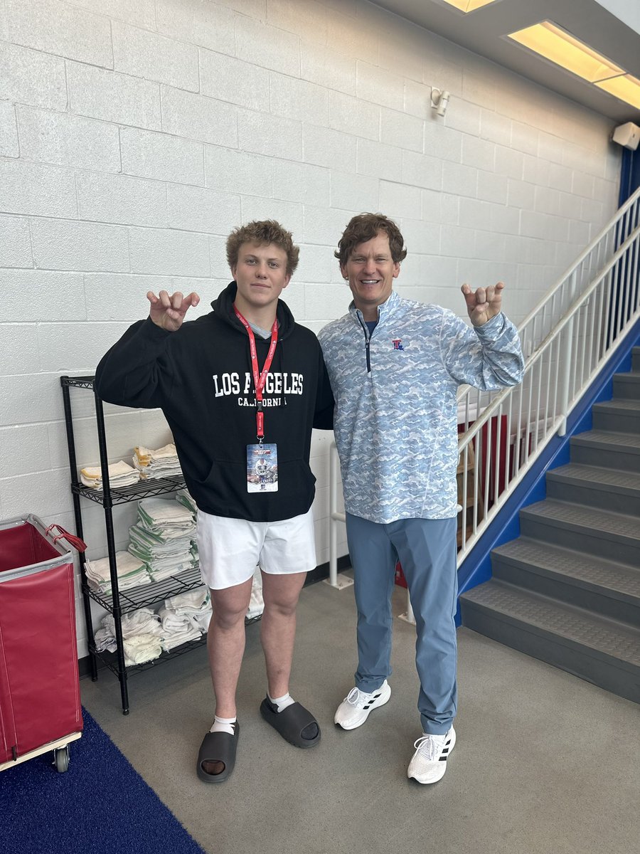 #AGTG After an amazing visit with <a href="/LATechFB/">LA Tech Football 🏈</a> I’m blessed to say I have received an offer from Louisiana Tech University. Thank you <a href="/coachscottparr8/">Scott Parr</a> and <a href="/SCumbie_LaTech/">Sonny Cumbie</a> for an amazing day, can’t wait to be back up for spring ball! <a href="/Coachdebesse5/">Bob DeBesse</a> <a href="/Coach_JHyde/">Jeffrey Hyde</a> <a href="/coachcilumba/">Wallstreet Athletes /WSA BIGS /Wall Street 7v7</a>