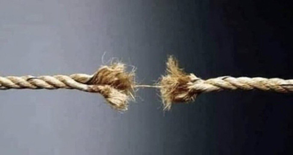 itsD3lay's tweet image. Mi paciencia cuando voy detras de alguien que camina lento