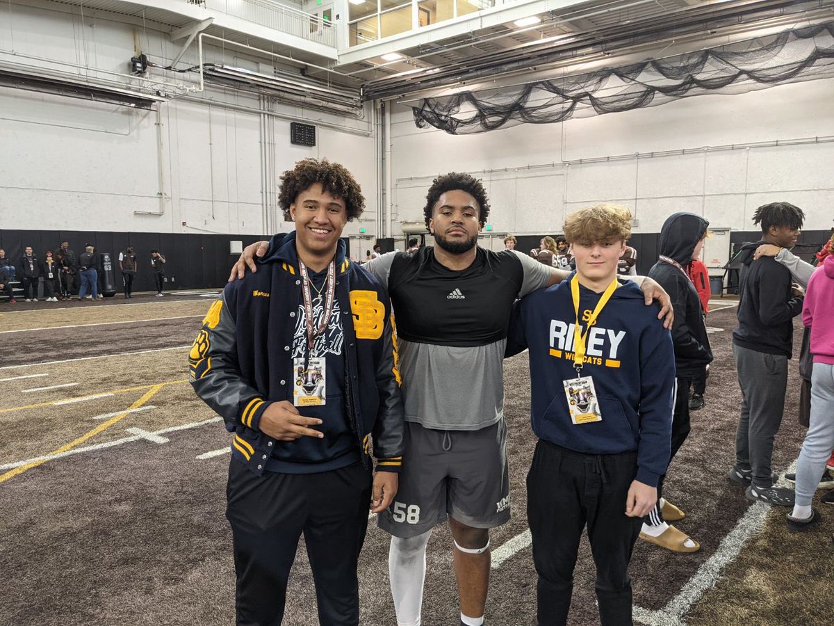 Had a great time today at Junior day at Western Michigan! Thank you to <a href="/CoachLT39/">Lance Taylor</a> and <a href="/CoachDenham1/">Coach David Denham</a> for the great time! Can’t wait to go back!