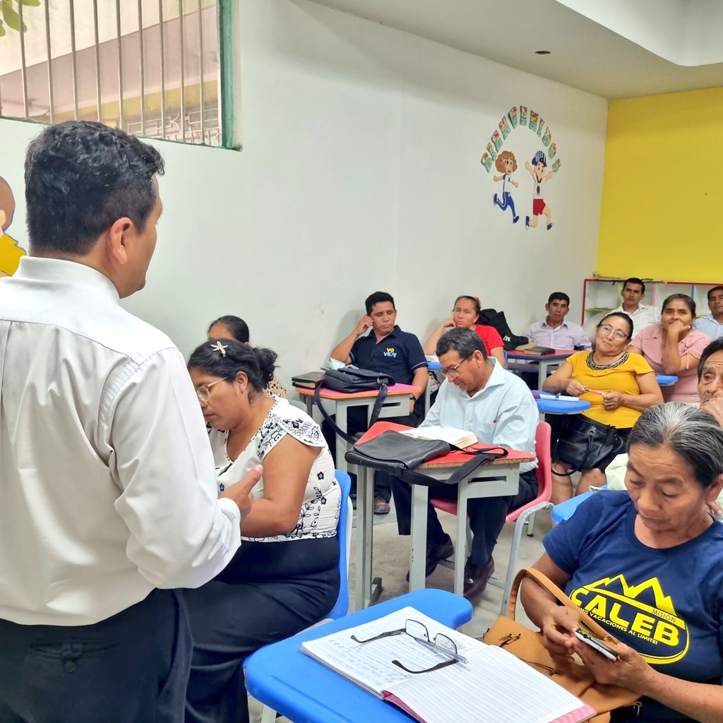 JoseUrciaCarlos's tweet photo. [UTCUBAMBA] Tesoreros de las iglesias de los DM de Utcubamba siendo capacitados por el CPC Daniel Mendoza.  #Fidelidad https://t.co/clAHhZm6yT