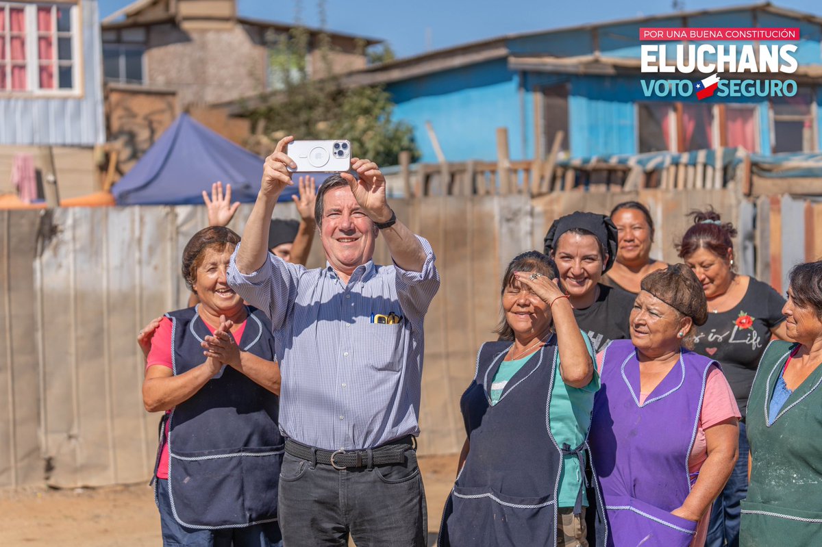 EluchansEdmundo's tweet photo. Viña del Mar 📍Campamento Nueva Esperanza 2011

Tuve la oportunidad de conocer a mujeres fuertes  💪🏻 y generosas. Verdaderas líderes que tienen toda la energía  y corazón ❤️, para trabajar por sus comunidades.

Vota seguro; vota Edmundo Eluchans 🗳️ E 24 https://t.co/R349XTEopK