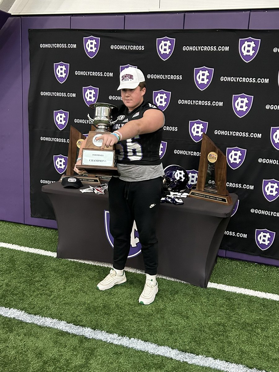 Thank you <a href="/HCrossFB/">Holy Cross Football</a> for a great Junior Day! Loved what I saw! <a href="/CoachScottJames/">Scott James</a> <a href="/CoachZar/">Chris Zarkoskie</a> <a href="/CoachBobChesney/">Robert Chesney</a> <a href="/Coach_DiMike/">Anthony DiMichele</a> <a href="/DABigGreenFB/">Deerfield Academy Football</a>