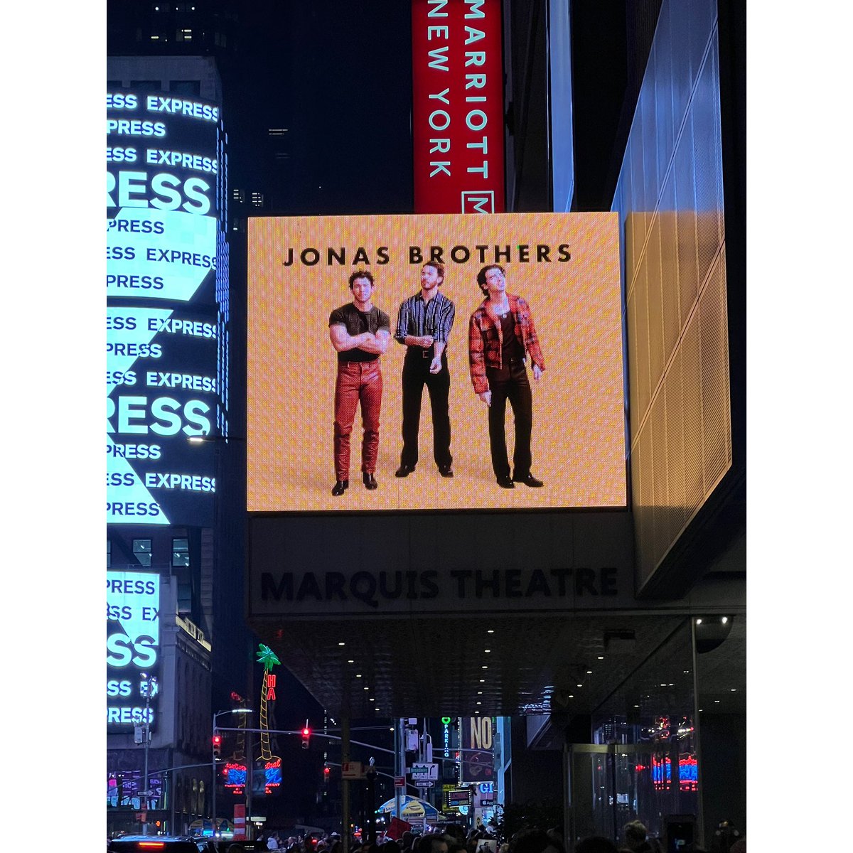 untangled_vines's tweet photo. Had to experience a @jonasbrothers Broadway debut last night. I’m so proud of them 🥹 https://t.co/bx2G8VJycx
