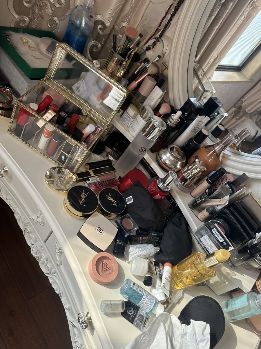 i should tidy up my dresser