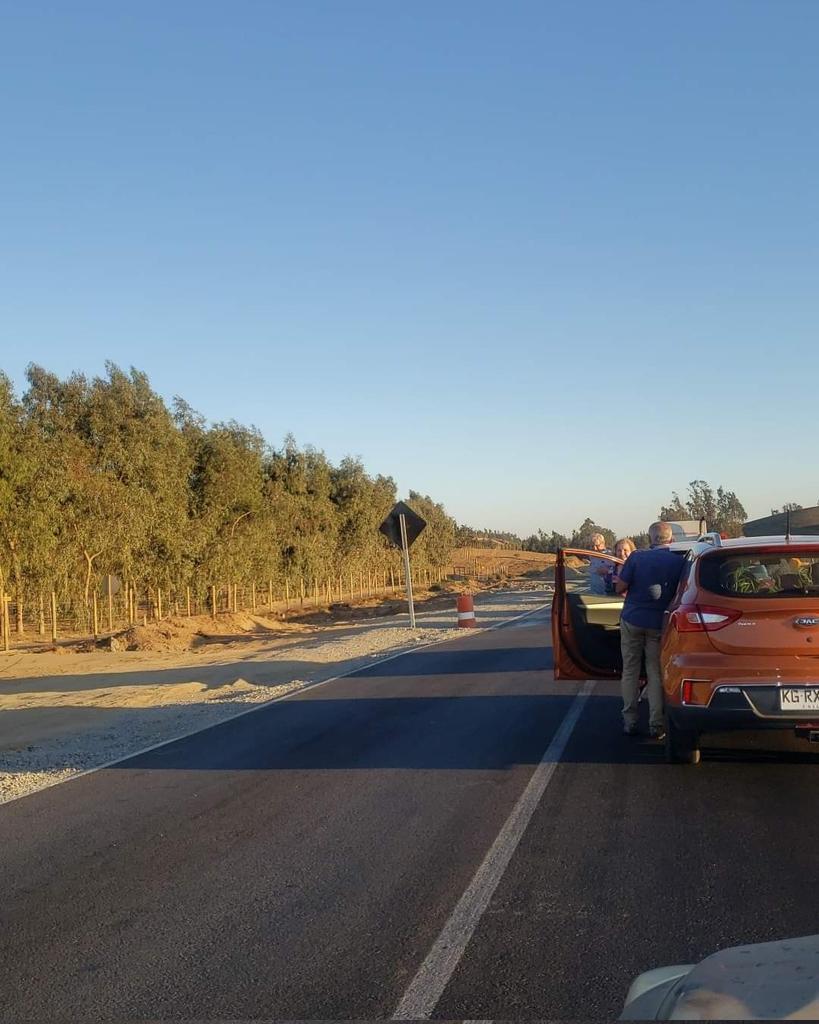 HerradaCatalan's tweet photo. Cada día Peor la concesionaria, realizan un corte de ruta, sin previo aviso, de más de 40 minutos, para ambos lados.... 

Tomo contacto con la empresa y ellos no tenían idea de que los contratistas estaban haciendo trabajos.... 

@canal13 @mop_chile @SomosSacyr @biobio https://t.co/eofWlsV7LV