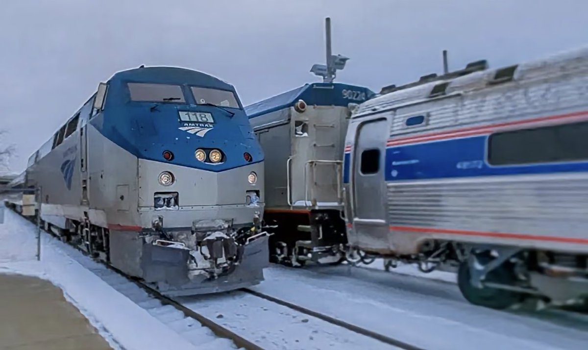 Simply_Trains's tweet photo. @Amtrak 's Downeaster is a great choice when traveling around #NewEngland 👍
https://t.co/voWQlrQxXb https://t.co/nT1MdEPss0
