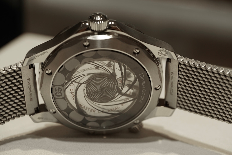 PuristSPro's tweet photo. Dr No viewed the new Bond at the LA #Omega boutique . . .
https://t.co/Kot0Or5Mk2
#Speedmaster #Speedmaster57 https://t.co/4FdiVoB8Fi