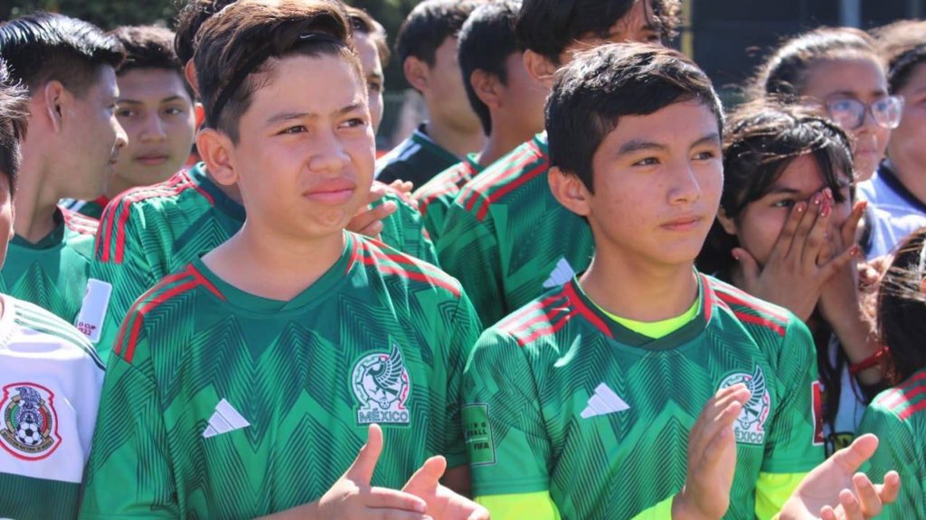 MauVila's tweet photo. Me da mucho gusto recibir en nuestro estado a más de 100 equipos y mil jugadoras y jugadores de #Tabasco, #QuintanaRoo, #Veracruz, #Campeche y #Yucatán que están participando en la Copa Maya de #Futbol … (1/2) https://t.co/zsSY7JcKVZ