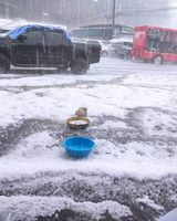 คนขึดคนจาขึ้นไปทำพิธีบนดอยสุเตบ ฤษีวาสุเตบกับ แมง 4 หู 5 ต๋าที่เฝ่าพระทาดดอยสุเตบ บ่อปอใจ๋ กำนี้ละมาตึงฝนตึงห่าบ่าเห็บ ตี๋หันในฮูป ล้างขึด แผ่นนี้มันศักดิ์สิทธิ์เน่อ ตะก่อนก่อเกยมีแม่ยิงขึ้นไปทำพิธีสะกดดวงคน เป๋นใดต๋อนนี้เหมือนหละอ่อน จ๋ำหยังก่อบ่อได้ ตกนะฮกตึงเป๋น