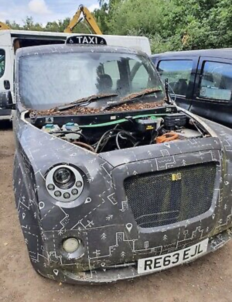 FrankBullitt39's tweet image. #MetroCab had operational electric ⚡️ Taxis before #LEVC then were sued by #LEVC &amp;amp; mysteriously, these vehicles were not put in the production as Mr Cameron winded &amp;amp; dined the Chinese &amp;amp; their investment in Coventry #MoneySpeaksAllLanguages