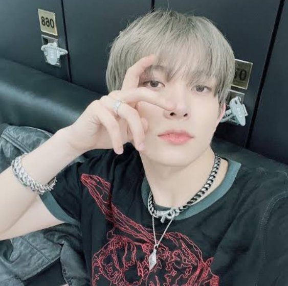 Cloudyenhypen's tweet photo. Day 1 of finding active and interactive moots
Name-Cloudy/Cloud
-Girl/She
-Heeseung biased
-Finding any fandom moots
-love dramas
-I am a multi fan (any fandom or artist)
#moots #moot #activemoots
♡︎/↺ to be moots ! #kpoptwt #stantwt https://t.co/ziyXOTO5Hj