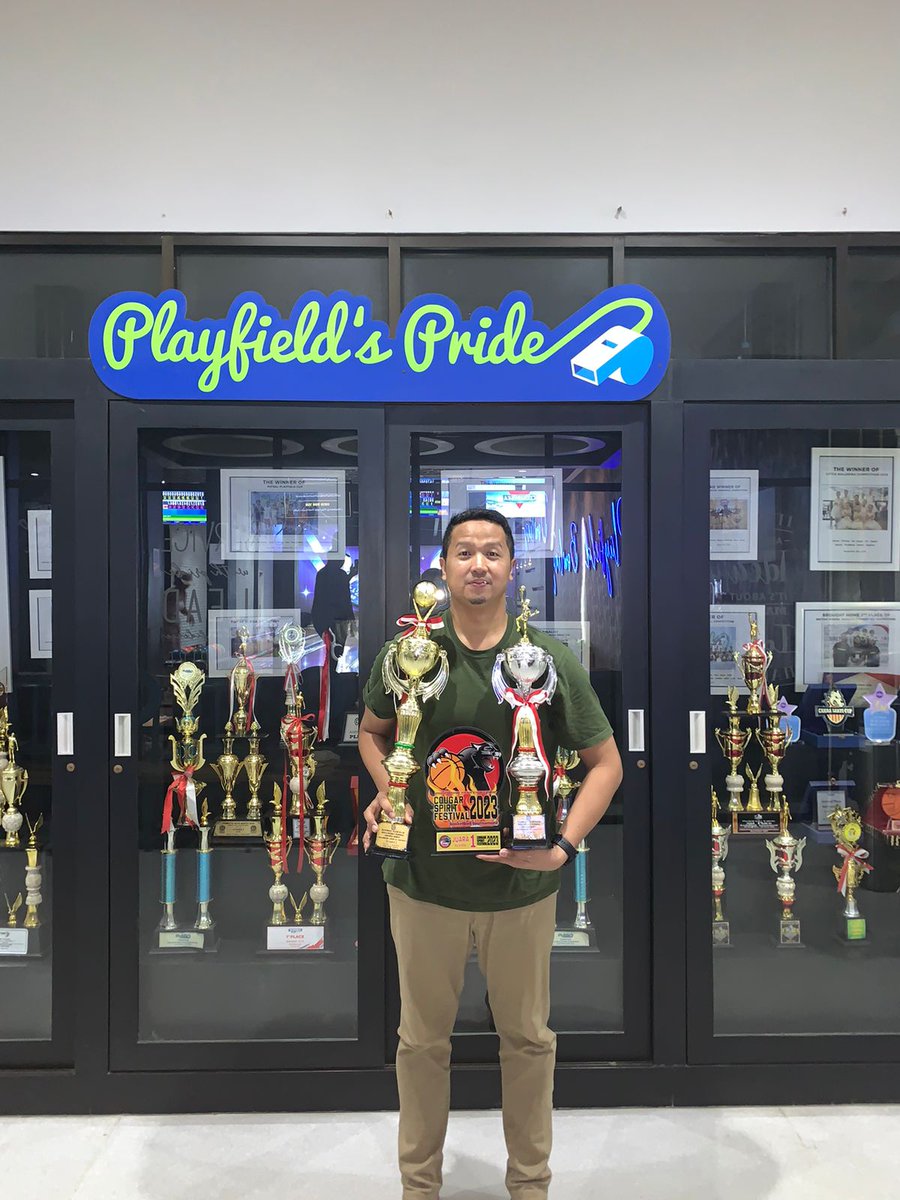 trissartann's tweet photo. Alhamdulillah..... 4 trophy di awal menjadi asisten coach KU 8, KU 10mix, KU 12Pi di Playfieldbasketballteam (1 trophy udah masuk lemari duluan😀) #basket #trophy #champions #stephencurry #currybrands #perbasi https://t.co/0yI8pBgjTJ