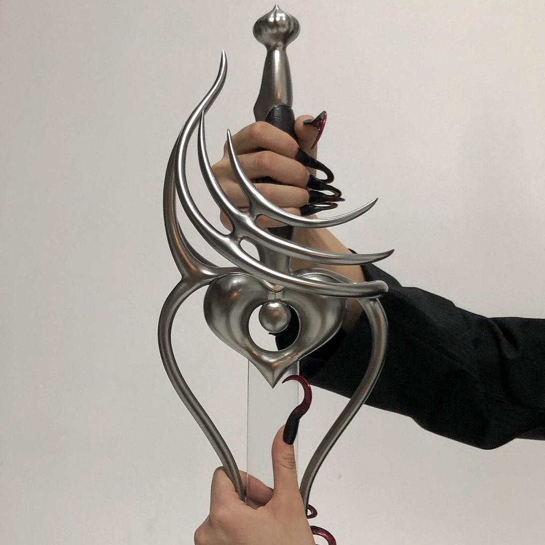 gobIinarchive's tweet photo. are you a heart sword person or heart axe person? https://t.co/3y7x7RxIFe
