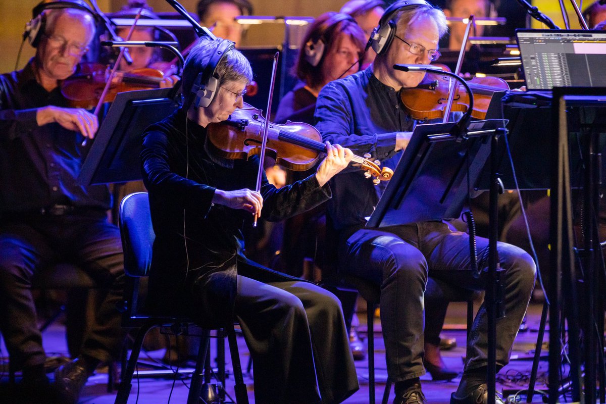 👏🎶 A huge thank you to <a href="/sianelerievans/">Sian Eleri</a> and to everyone who came to tonight’s concert @Pontio_bangor 👏🎶
 
We hope you enjoyed the beautiful music and had a chance to unwind and relax - It was a pleasure performing for you all
 
#Grateful #BBCNOWONTHEROAD
 <a href="/BBCRadioCymru/">Radio Cymru</a>