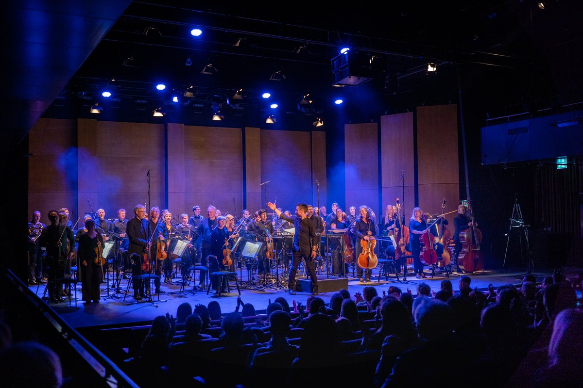 BBCNOW's tweet photo. 👏🎶 A huge thank you to @sianelerievans and to everyone who came to tonight’s concert @Pontio_bangor 👏🎶
 
We hope you enjoyed the beautiful music and had a chance to unwind and relax - It was a pleasure performing for you all
 
#Grateful #BBCNOWONTHEROAD
 @BBCRadioCymru https://t.co/EVEzGxJwP7