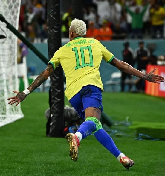notzadax7's tweet photo. Um dos gols que eu mais comemorei do Neymar na vida toda… https://t.co/uruid0uXxG