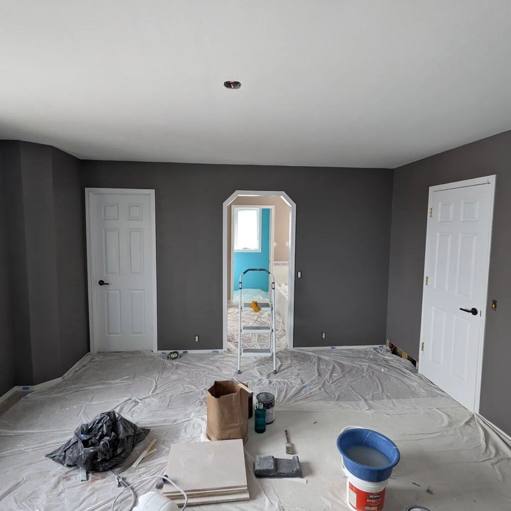 JayWll's tweet photo. Eight days into a five day job, I finally have some colour on the walls after spending most of the time doing an unplanned replastering of the ceiling. Feels good to make some progress, although we'll definitely be staying in the guestroom for a couple m… https://t.co/kCIcDUC5Jp https://t.co/eTIHNEnH9p