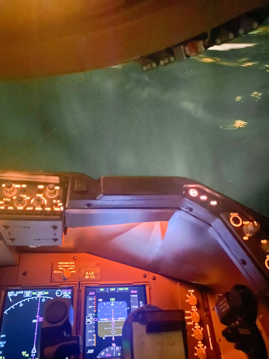 Rating this Alaska northern lights tour 5 stars 😜 #northernlights #AuroraBorealis #Alaska #Boeing747