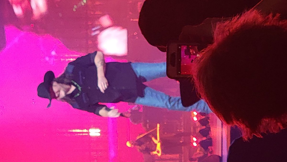 AnnettePrater12's tweet photo. @OleRedTish with the grandbaby and hubby,  then #backtothehonkytonktour #bsoklahomacity @blakeshelton @gwenstefani with the hubby!! https://t.co/maVlloxUbI