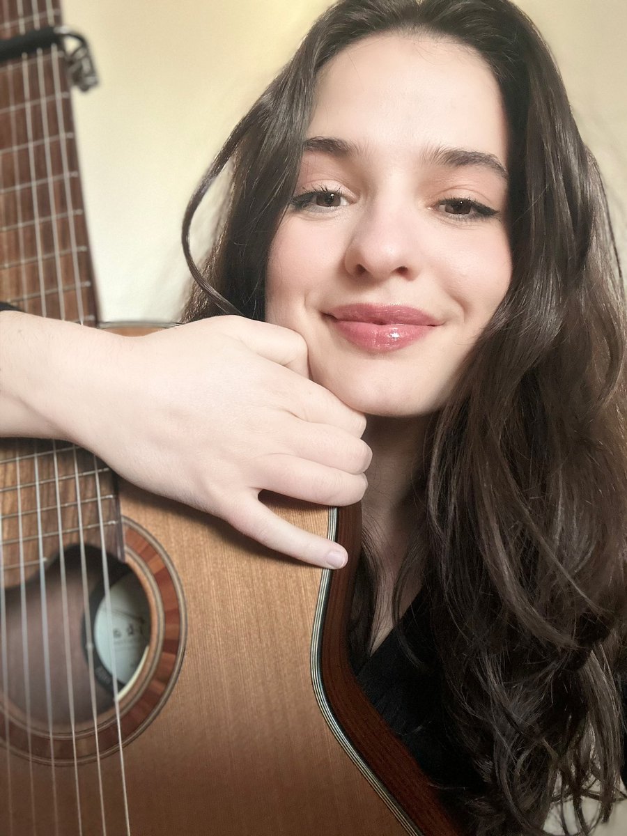 The happy face of a traditional singer songwriter who uses the blockchain to put out her music. 

Community, I love you and I wanna sing for you forever ♥️
