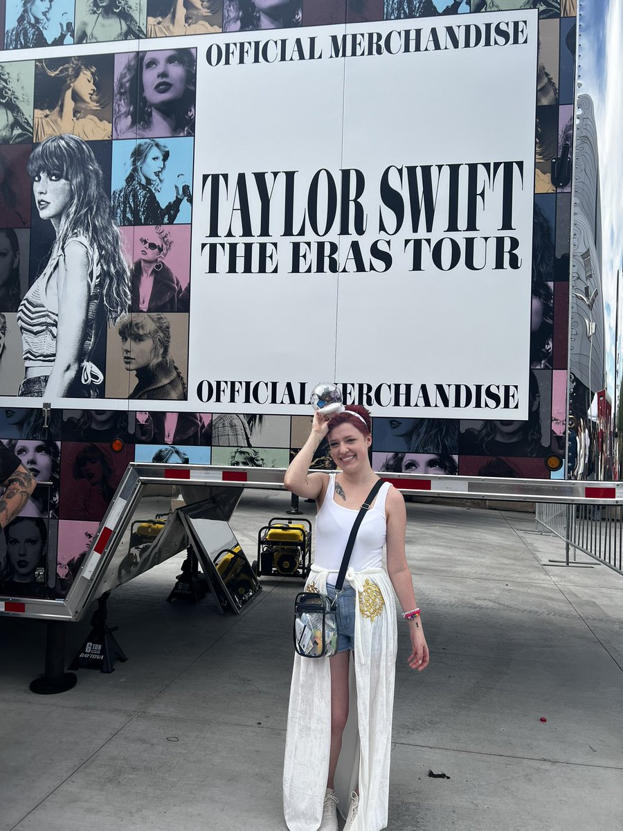 𝒕𝒉𝒆𝒓𝒆𝒔𝒂⁷ ♡ (@myrputations) on Twitter photo lover snowglobe is here!! ready for #GlendaleTSTheErasTour night ✌🏻 <a href="/taylorswift13/">Taylor Swift</a> <a href="/taylornation13/">Taylor Nation</a> lover snowglobe is here!! ready for #GlendaleTSTheErasTour night ✌🏻 <a href="/taylorswift13/">Taylor Swift</a> <a href="/taylornation13/">Taylor Nation</a>