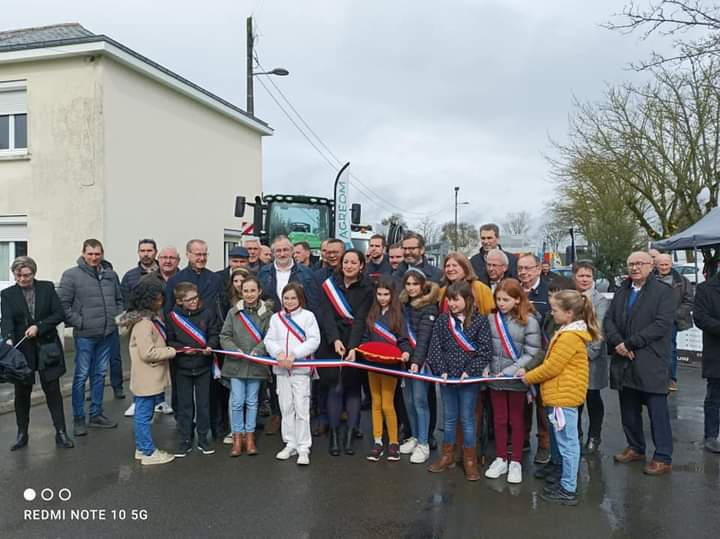 Journée festive avec l'inauguration de la 38ème Foire de printemps de Vern d'Anjou👏 @ErdreLocal et l'installation du 🎪 Chapiteau de MOBILE #4 • La Pouëze / Erdre en Anjou • Du 20 mars au 1 avril 2023 <a href="/Maine_et_Loire/">Département Maine-et-Loire</a> <a href="/ErdreEnAnjou/">Commune d'Erdre-en-Anjou</a> <a href="/ccvha/">Sifa'ul Khusnah</a>