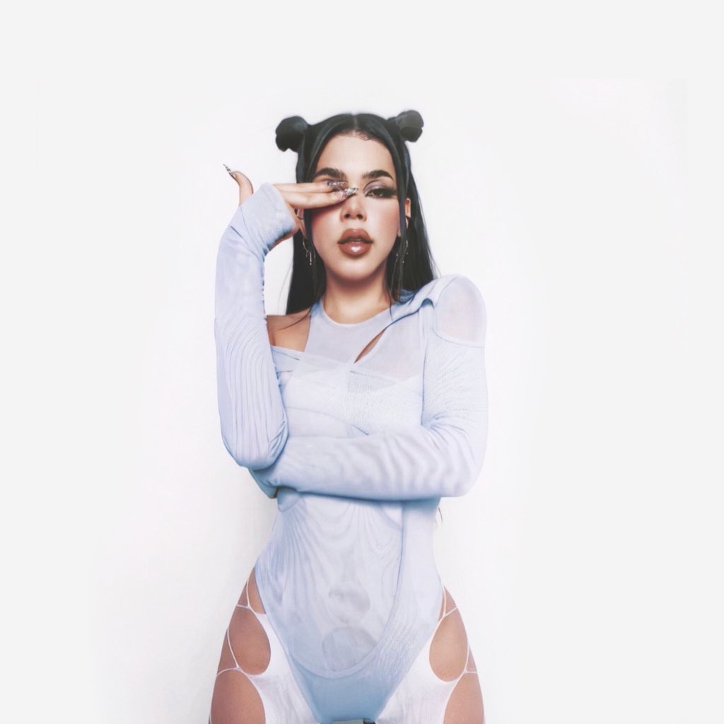 KeniaOsSitio's tweet photo. Canciones MÁS transmitidas de “K23” en Spotify:

“Malas Decisiones” — 55M
“Mía Mía” — 26M
“La Invitación” — 25M
“Flores” — 20M
“Good Boy” — 16M
“Año Sabático” — 11M
“Botellita” — 10M https://t.co/2sSQ1anf1T