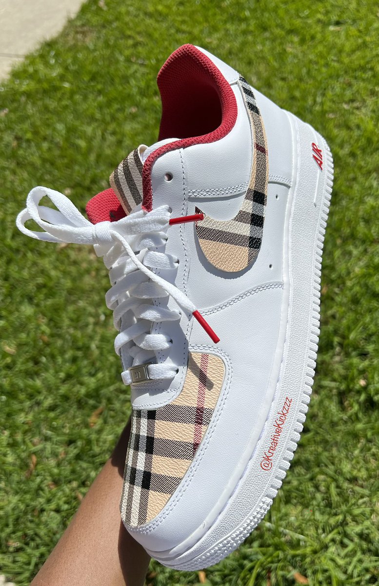 ItsDanielleHYFR's tweet photo. Burberry AF1 Customs 🤧❤️🖤

Follow Me On IG &amp; TikTok: @KreativeKickzzz https://t.co/Ca4lnzAY3P