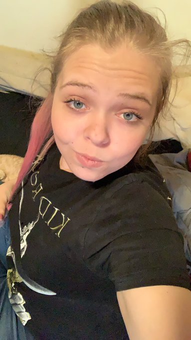 I&rsquo;m #sellingcontent if you&rsquo;re #buyingcontent add my snap goldsadie22 I do sessions video calls customs<a href="/tag/sellingcontent"class="tags">#sellingcontent</a><a href="/tag/buyingcontent"class="tags">#buyingcontent</a><a href="/tag/lingerie"class="tags"><span>#lingerie</span></a><a href="/tag/nudes"class="tags"><span>#nudes</span></a><a href="/tag/dropbox"class="tags"><span>#dropbox</span></a><a href="/tag/onlyfans"class="tags"><span>#onlyfans</span></a><a href="/tag/onlyfansgirl"class="tags"><span>#onlyfansgirl</span></a>