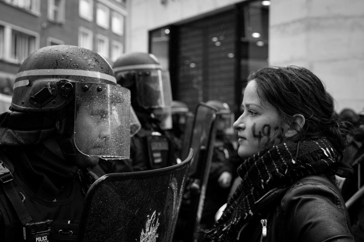 Chantoung31's tweet photo. Pour celles et ceux qui m’ont demandé la source de cette photo. AMIENS 18 mars 2023. PHOTOGRAPHE : CLÉMENT PHOQUE. https://t.co/rhlPZwjD6L