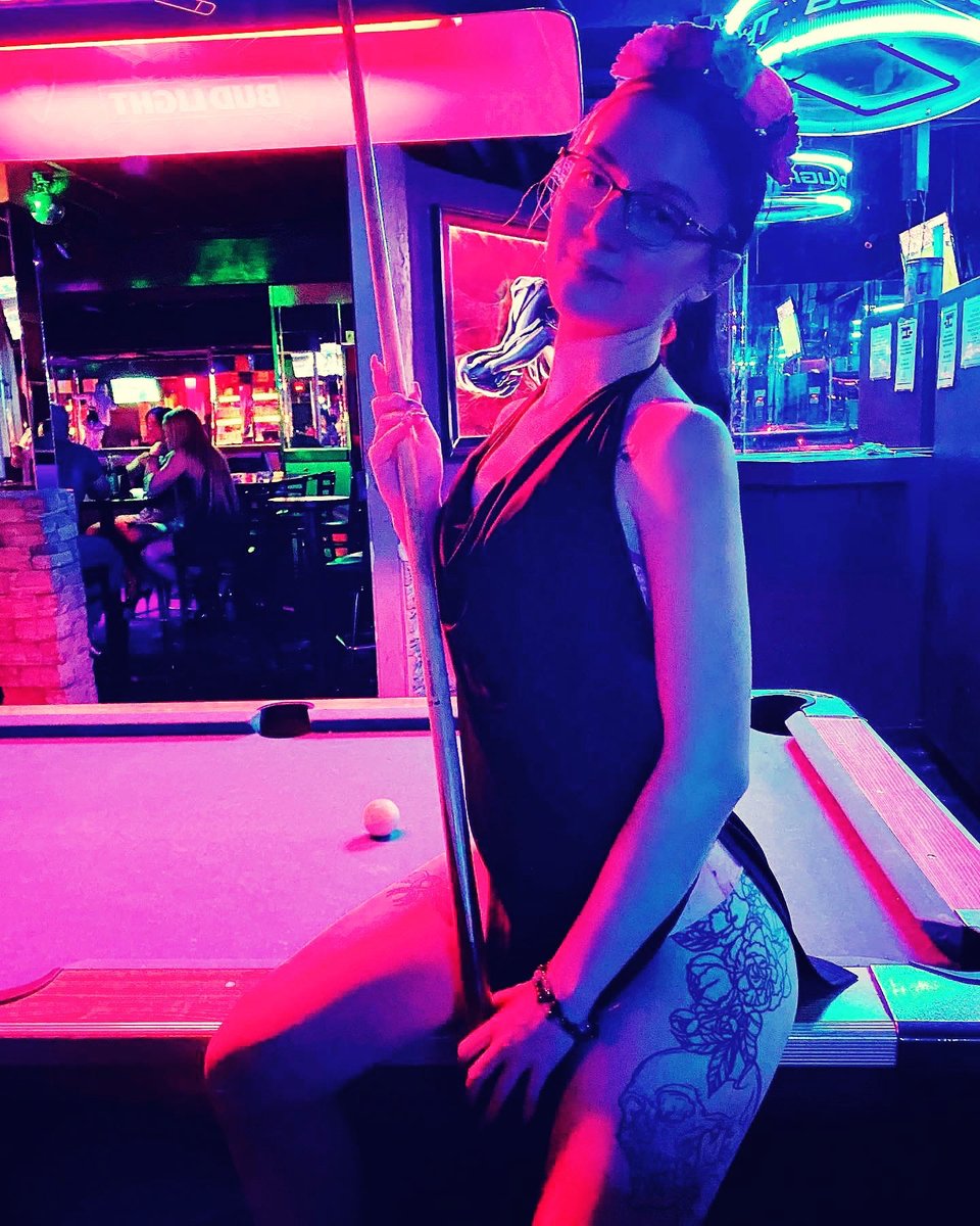 Showgirls tweet media